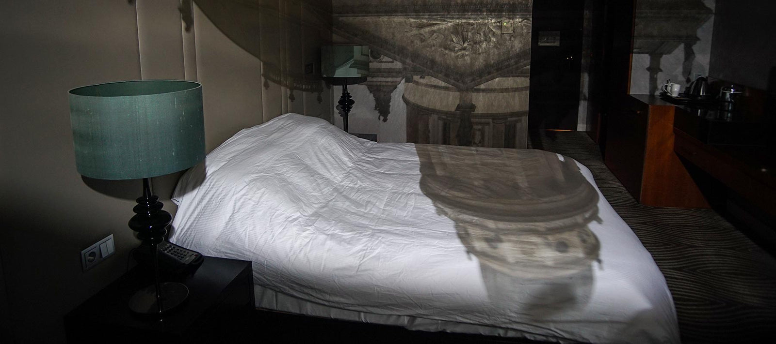 Bonfoton Camera Obscura view on a piece of white paper